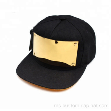 Topi snapback berlapis emas